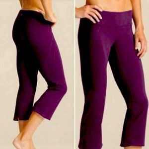 Athleta Ananda Split Kicker Capri Yoga Pants